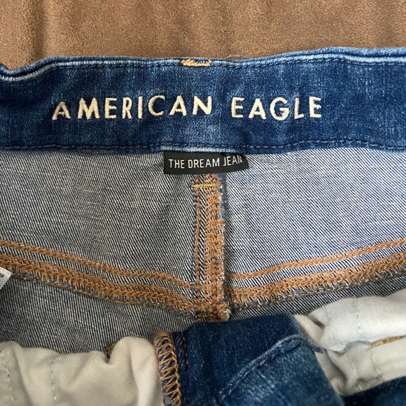 American Eagle Hi Rise Jegging size 2 Short; Distressed - Picture 6 of 10